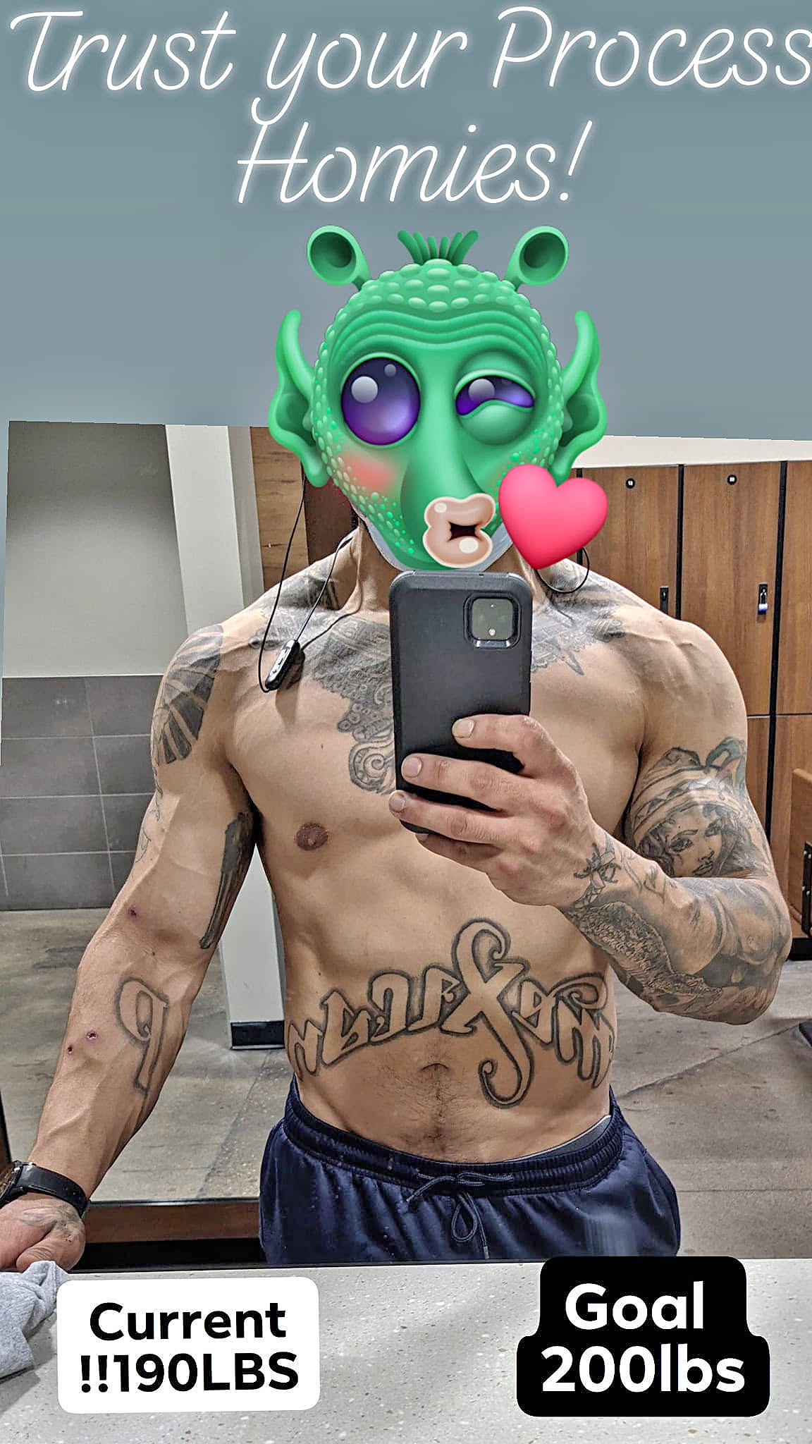 Gomeroner tatuando